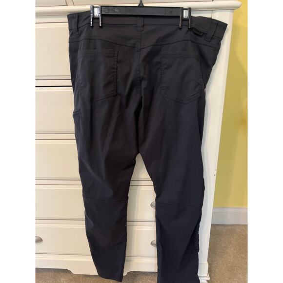 Wrangler All Terrain Gear Men’s Black Pants Size 40x30 Hiking Biking Camping - Picture 3 of 5